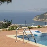 Ouranos In Pefkias * スコペロス