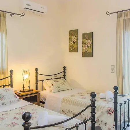 Ouranos In Pefkias * Skopelos