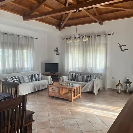 Villa Ouranos In Pefkias