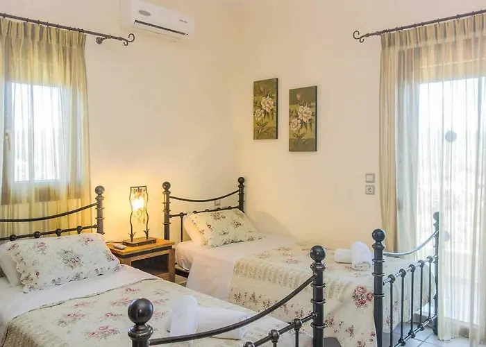 Ouranos In Pefkias * Skopelos