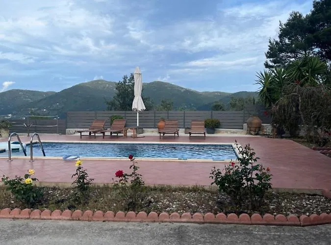 Ouranos In Pefkias Βίλα *