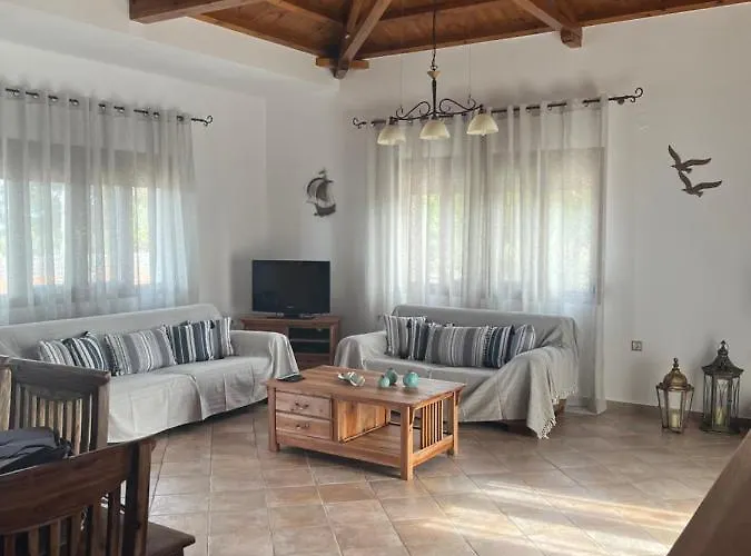 Villa Ouranos In Pefkias